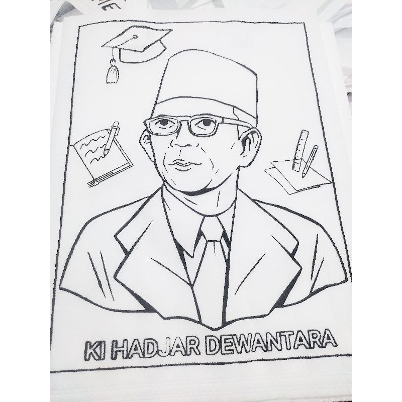 

tas spunbond lukis mewarnai motif PAHLAWAN, KI HADJAR DEWANTARA dan RA KARTINI uk. 30x40