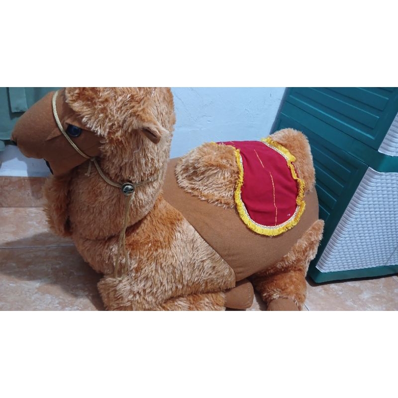 boneka baru unta besar