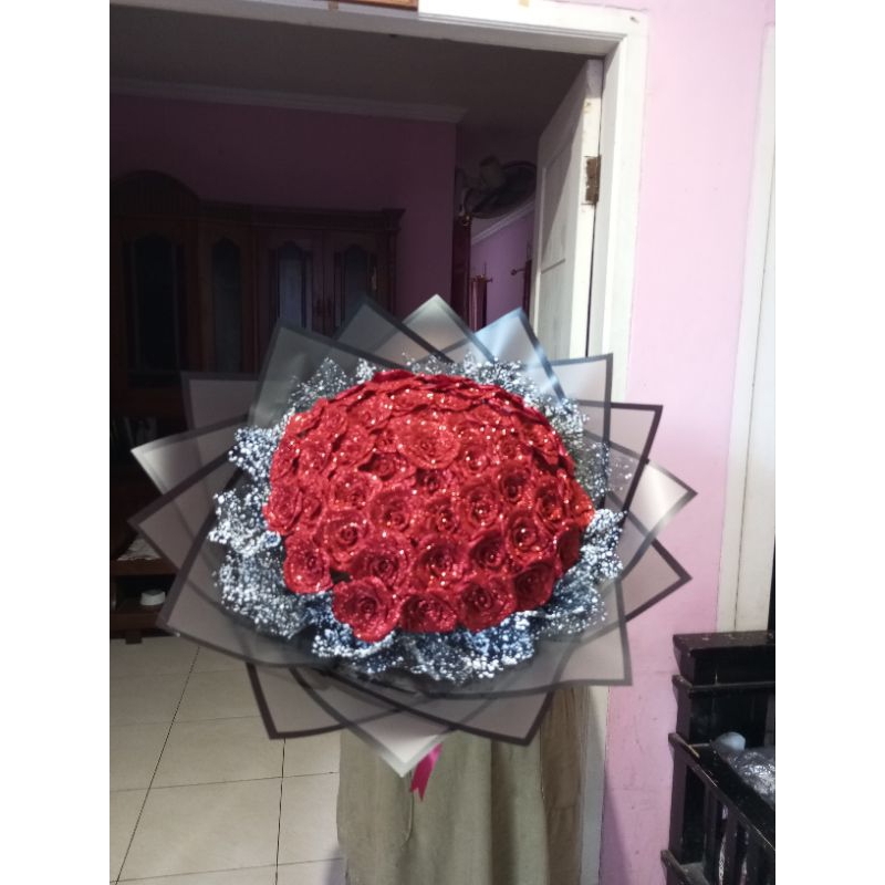 Buket Bunga Mawar Satin 50 Tangkai