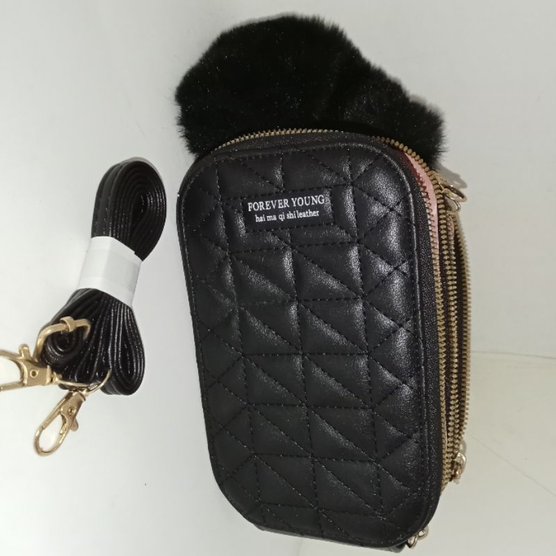 Tas seken merek Forever young tas tenteng/selempang wanita kekinian, dengan bulu2 halus untuk ditent
