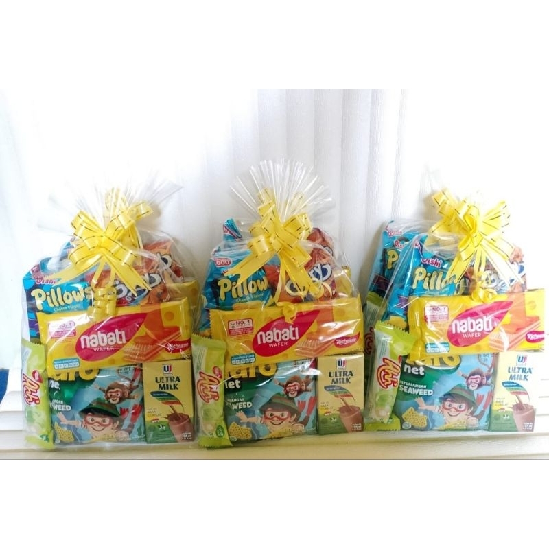 

Snack Ulang Tahun Sn12NBT parcel ultah simple kemas pita