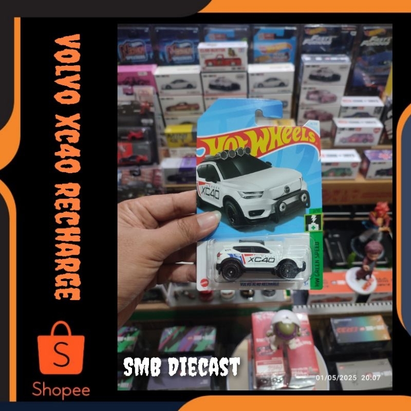 VOLVO XC40 RECHARGER PUTIH
