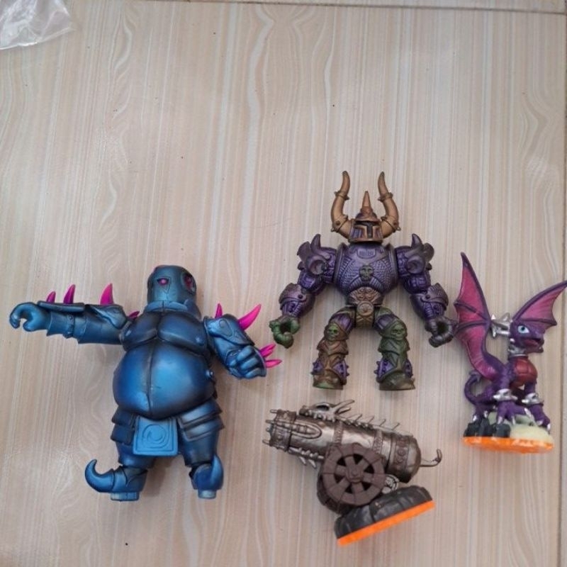 Mainan Moose figure - take All