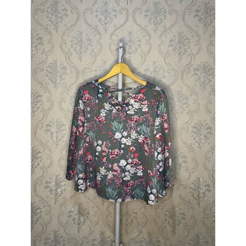 Blouse Ada Buti (Preloved)