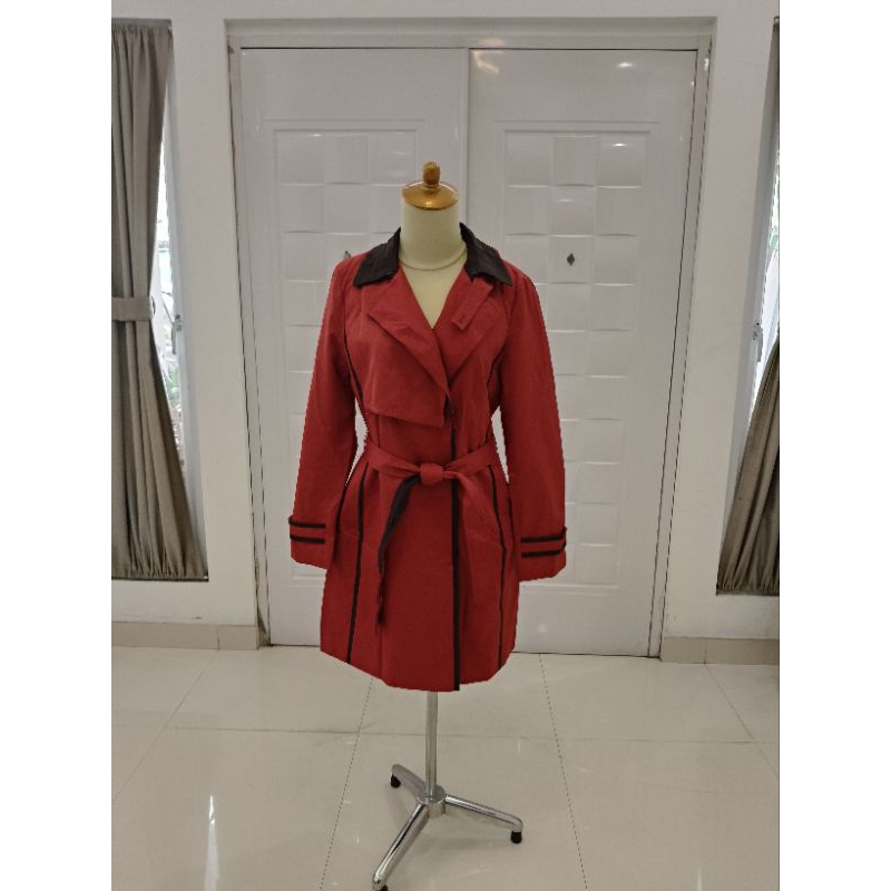 Coat Merah Bata Style Innerve Wanita