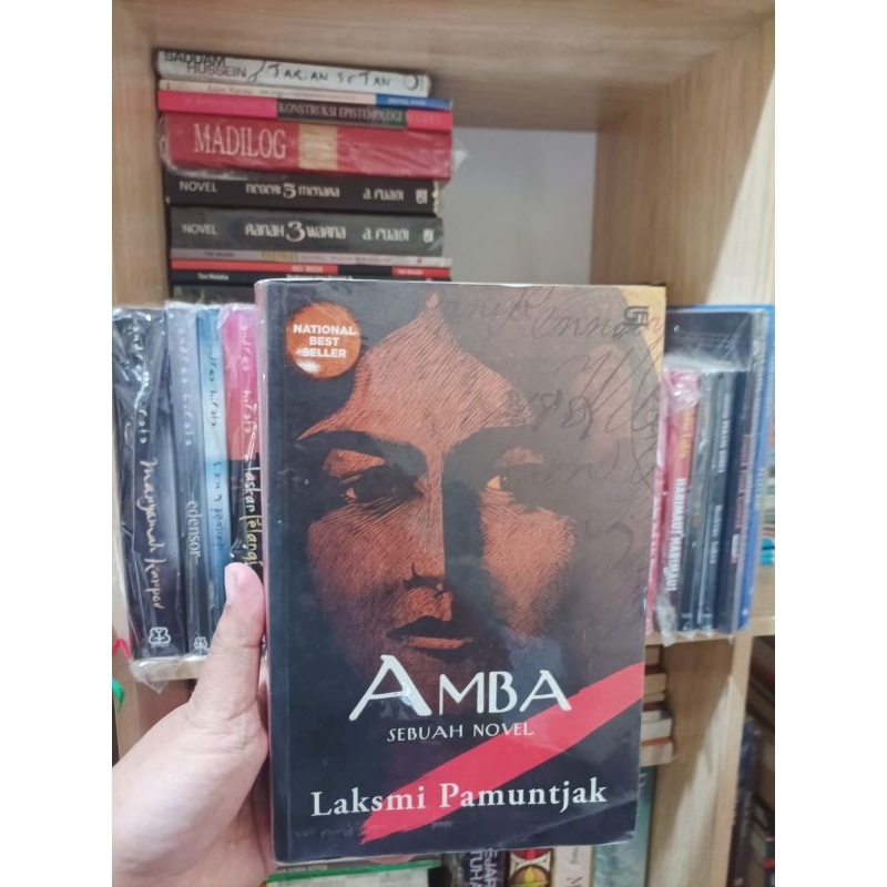 novel amba - laksmi pamuntjak
