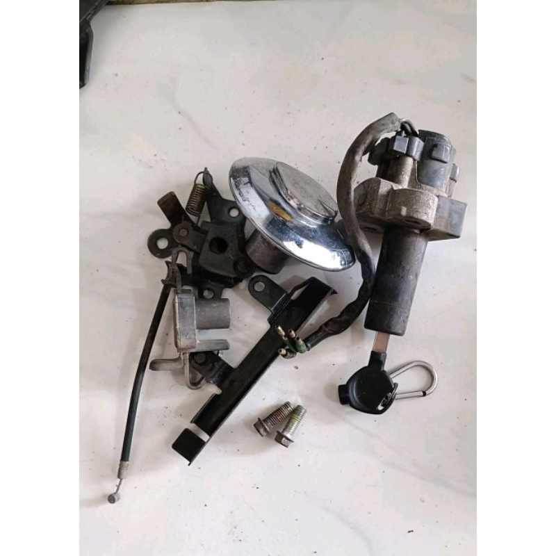 KUNCI KONTAK TIGER REVO SETT BELAKANG ORIGINAL