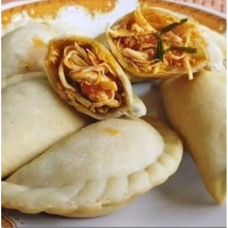 

cireng isi ayam suwir pedas (10pcs)