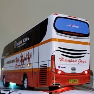 miniatur Bus bis /mainan bus bis Harapan jaya Avante lampu