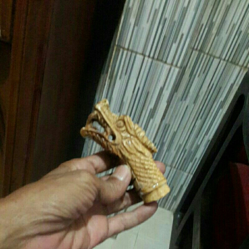 DEDER KERIS UKIR NAGA KAYU LABAN.