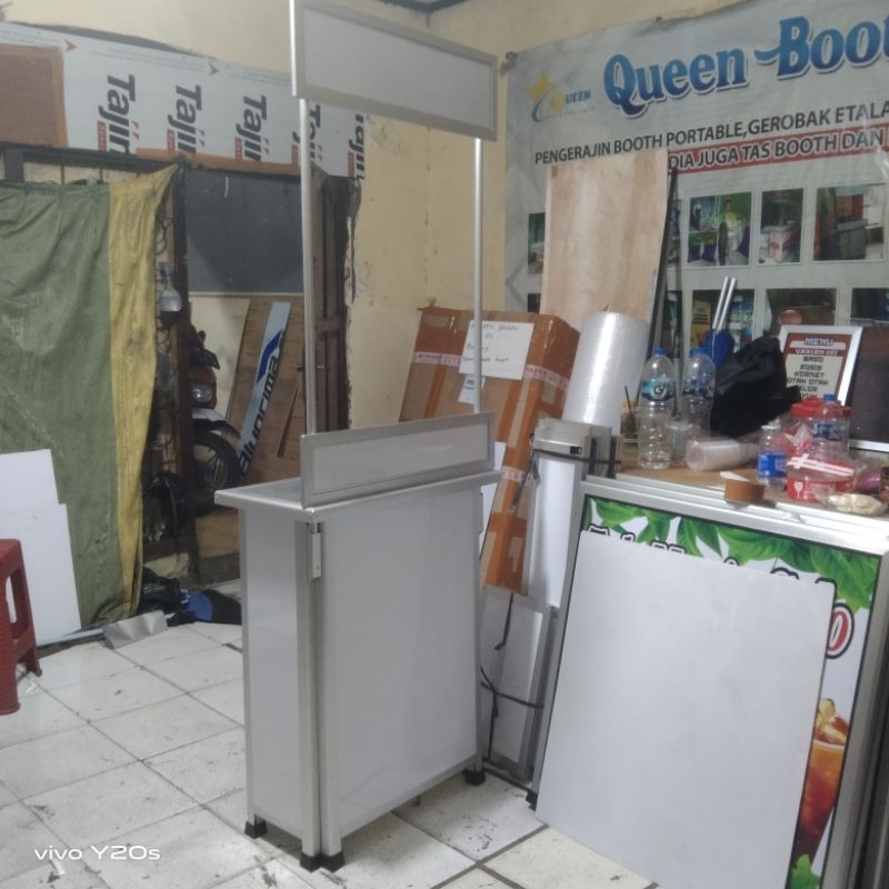 Meja lipat aluminium atau booth Portable kuat dan ekonomis