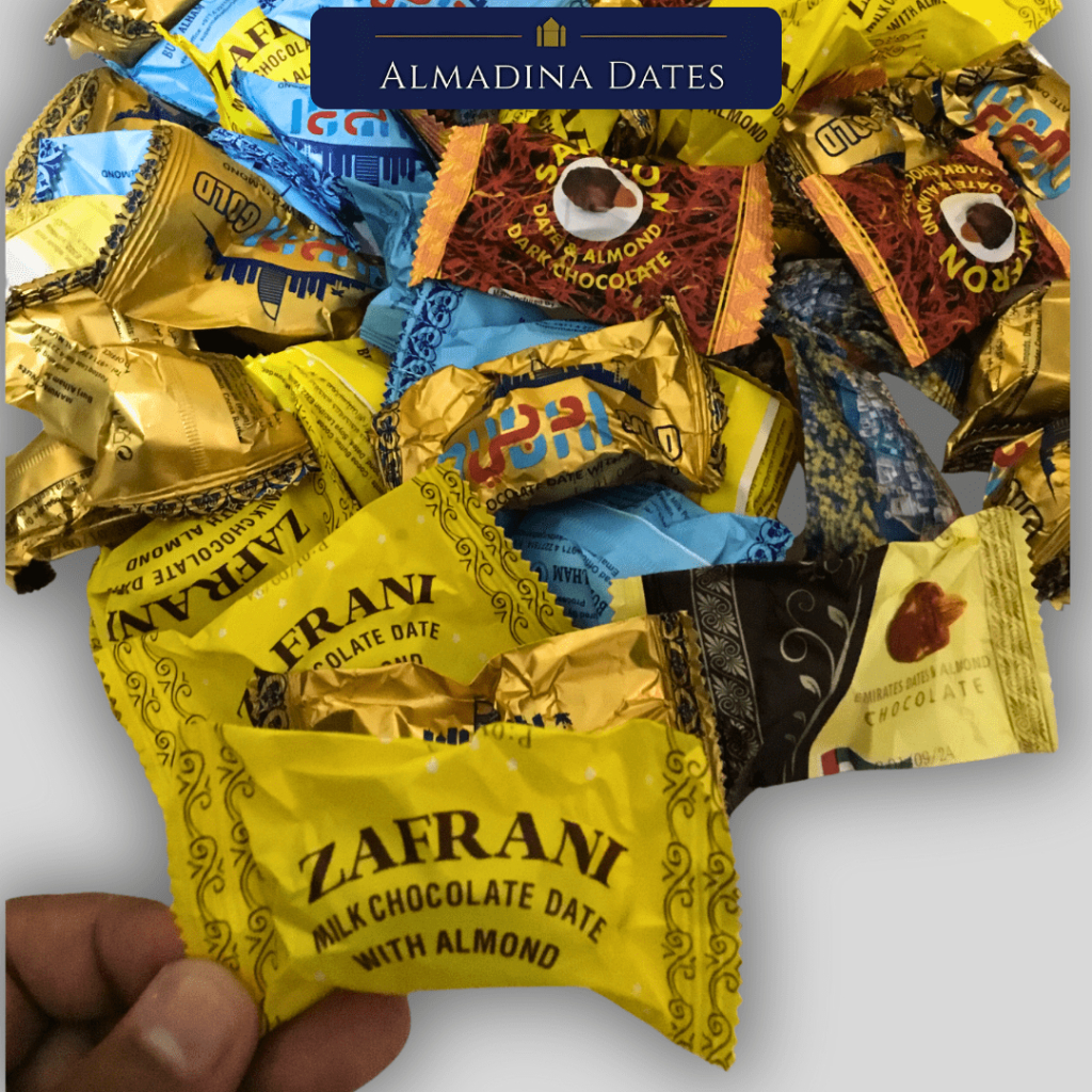 

Cokelat Almond Cokelat Kurma | Chocolate Filled with Almond & Dates