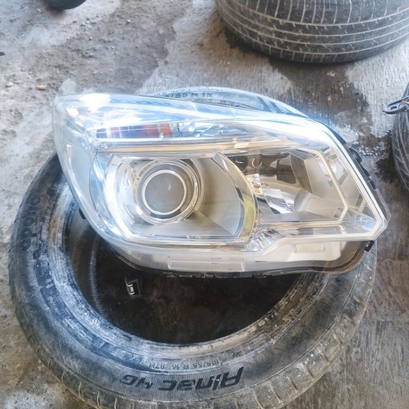 Headlamp Lampu Depan Chevrolet Colorado 2013 2014 Kanan Original