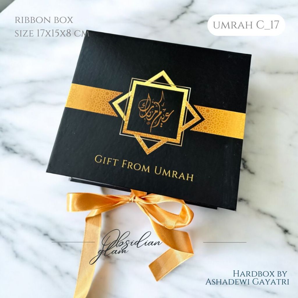 

HARDBOX BY ASHADEWI - HAJI DAN UMROH - OBSIDIAN GLAM - UMROH C (17X15X8 CM) / BOX LEBARAN / HAMPERS