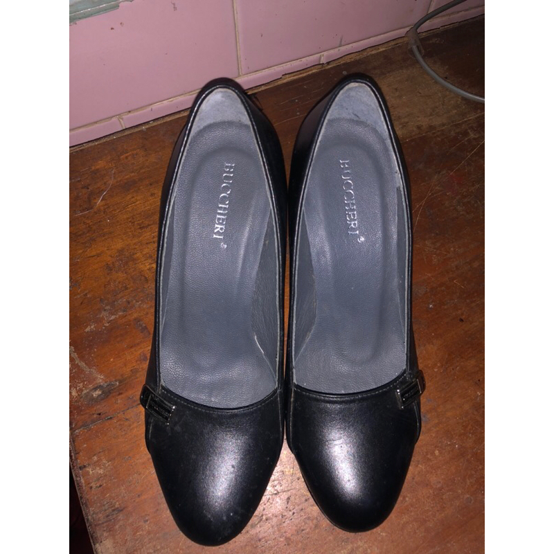 BUCCHERI Sepatu Hak Tinggi