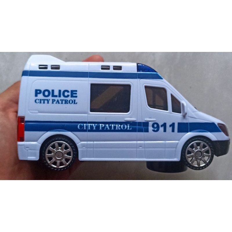 Mainan Mobil Polisi Lampu Suara
