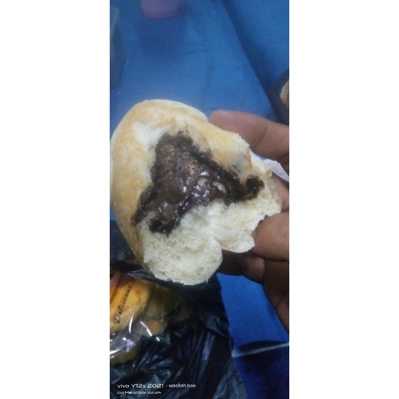 

de nayz bakery (20rb) dapet 5pcs