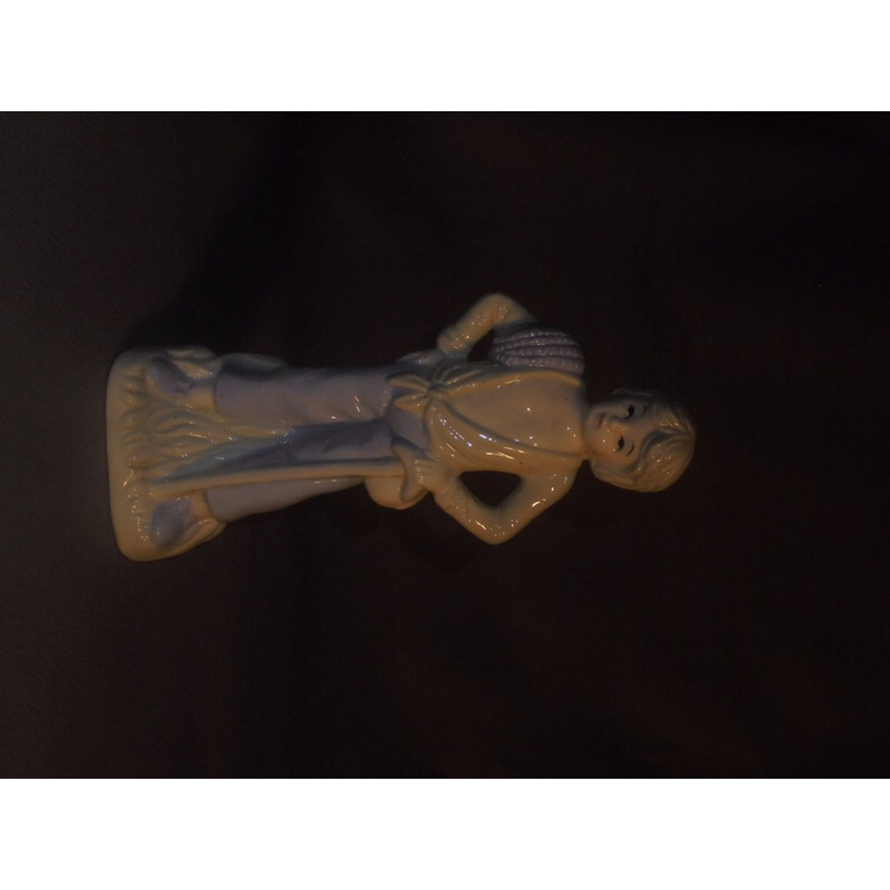 FIGURAN KERAMIK EROPA