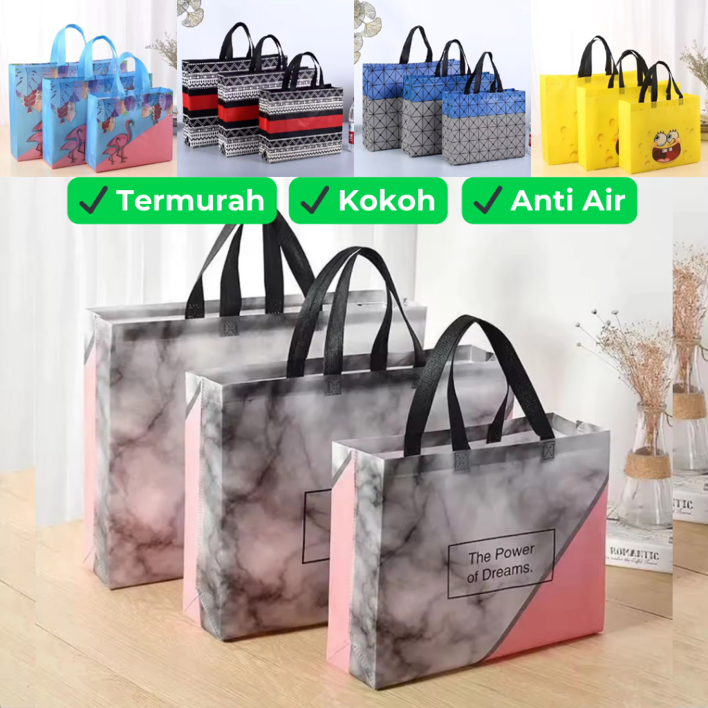 

Tas Belanja Goodie Bag Spunbond Premium Motif Anti Air Ukuran Kecil 32cm Sedang 42cm Besar 47cm