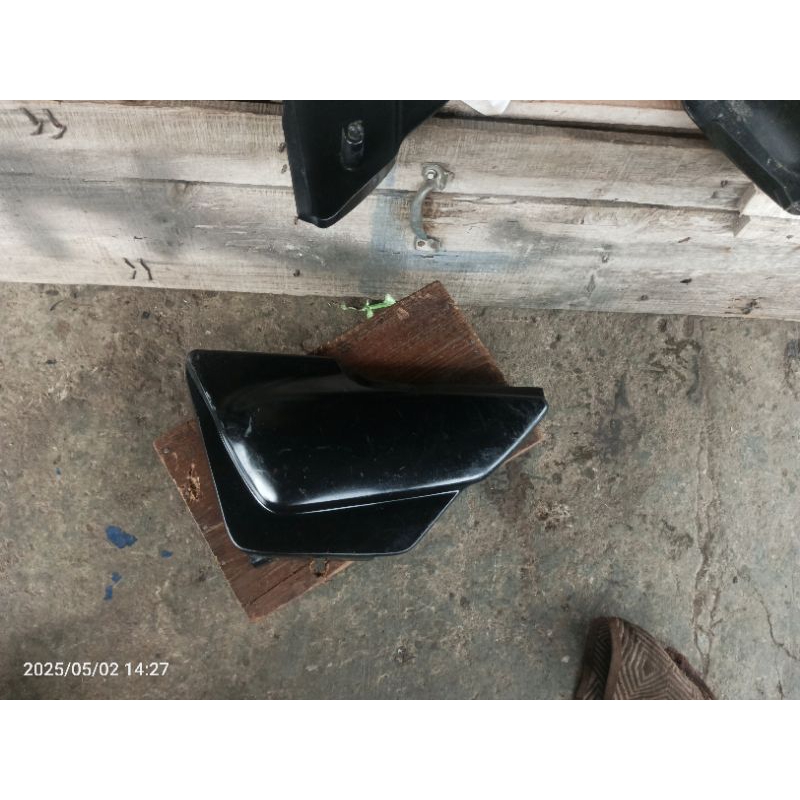 Cover Tutup Aki Suzuki Thunder 125 Sisi Kiri Original Copotan