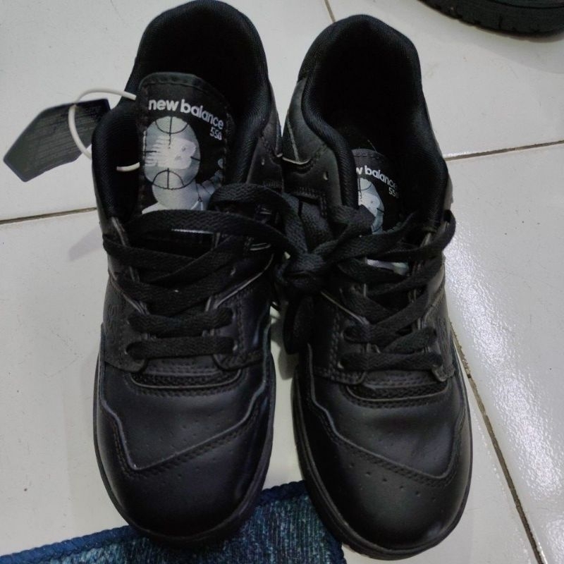 NB 550 Full Black