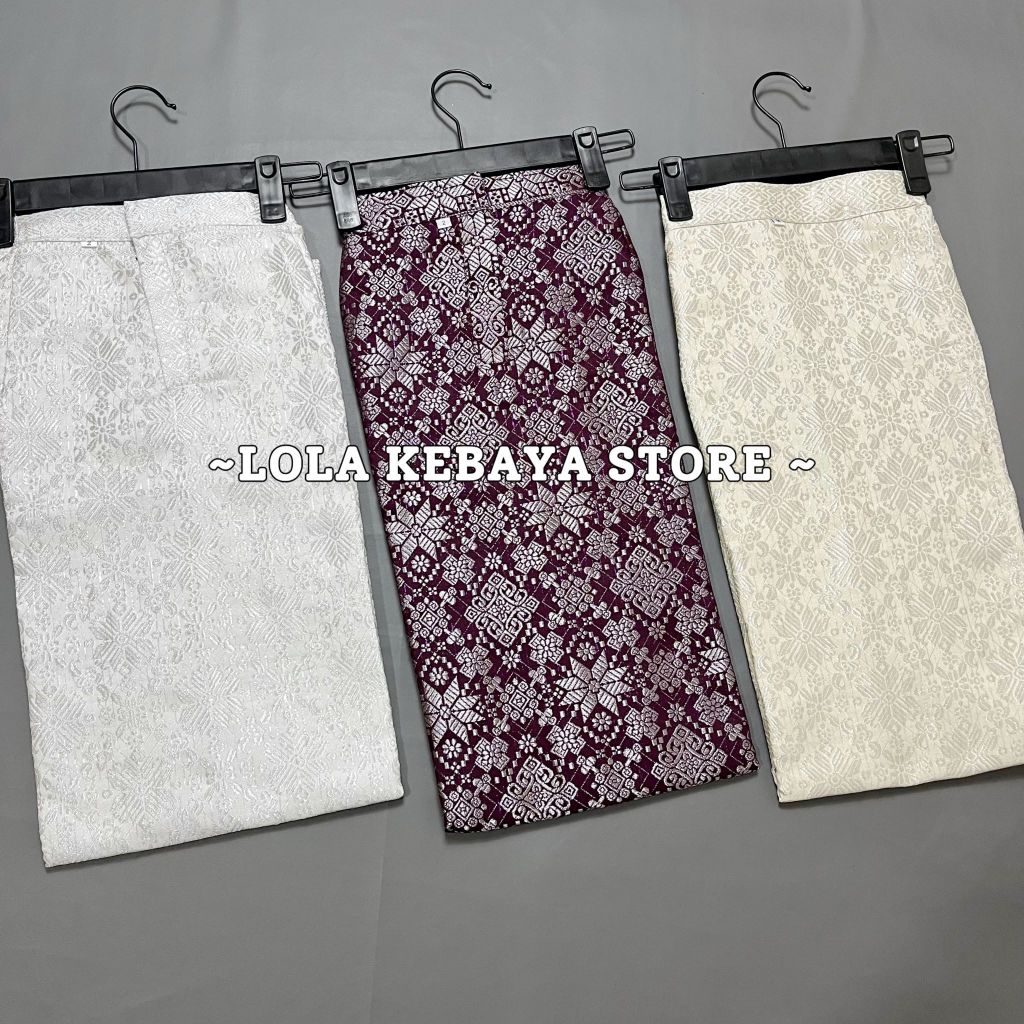 LOLA KEBAYA STORE - Rok Songket Span Model Belah Depan Dan Karet Kiri Kanan Rok Songket Kebaya Siap 