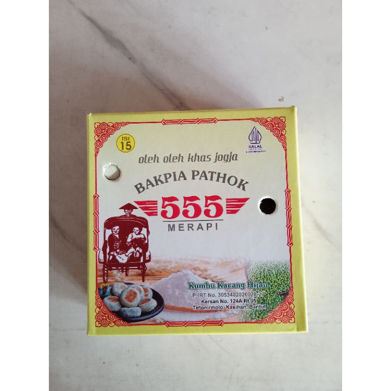 Bakpia kering pathok 555 kacang hijau isi 15