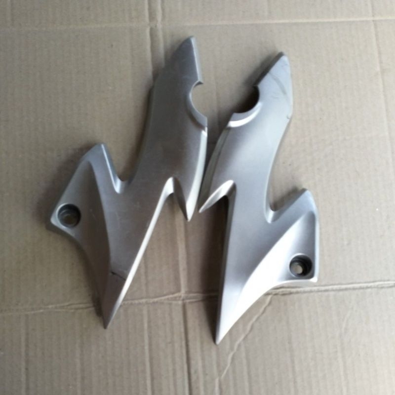Cover Batok Lampu Depan CB150R old ori bekas