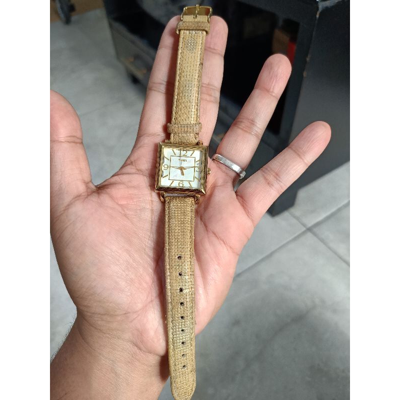 Jam Tangan Vintage Timex kotak krem