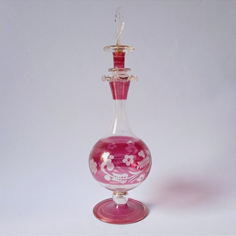 Antik Botol Parfume Kristal Tipis T.25cm Motif Cungkit Merah Tua Kuno