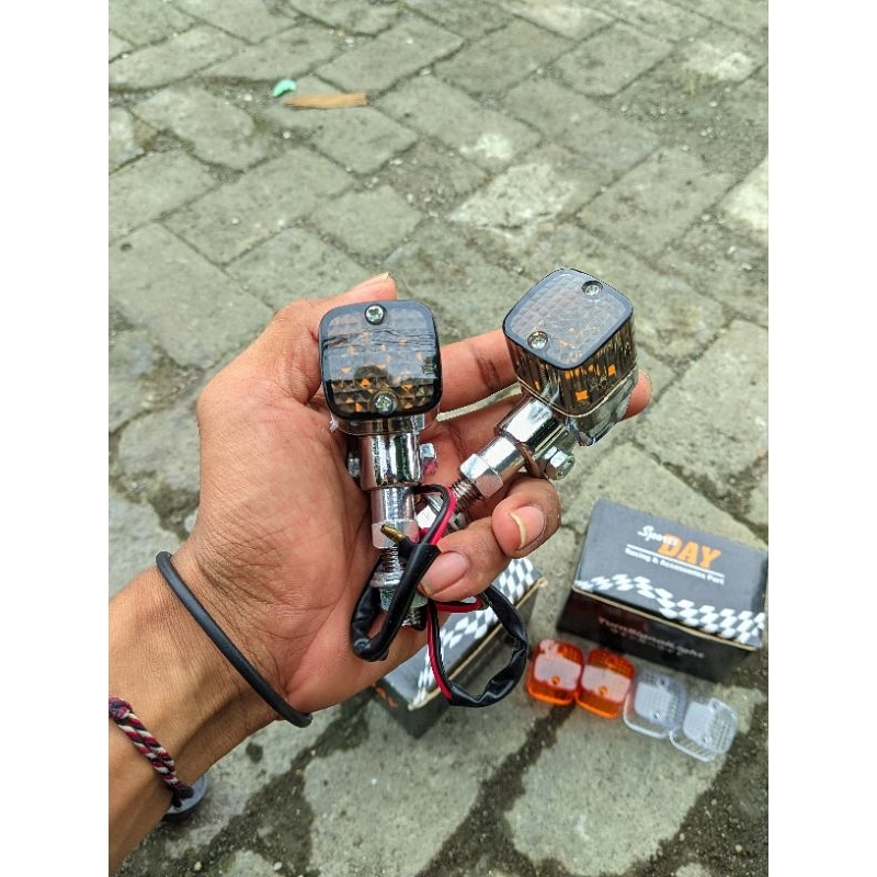 RETING LAMPU SEIN KOTOK DAY LED 3MIKA gagang BESI