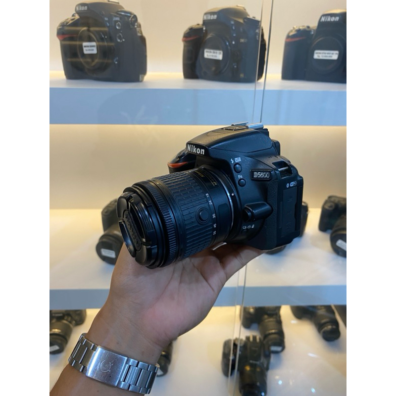 Nikon D5600 Lensa Kit