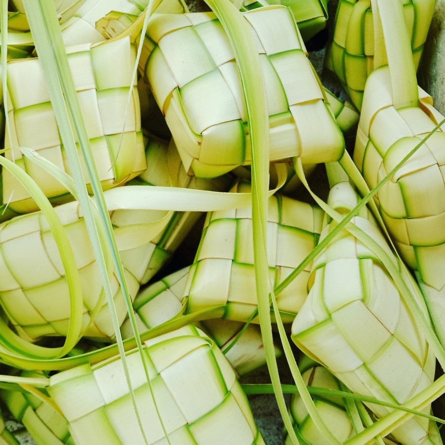 Sarang Ketupat Janur Kuning Ketupat kosong Sarang Ketupat Anyaman Lebaran Kulit Janur Daun Kelapa Ha