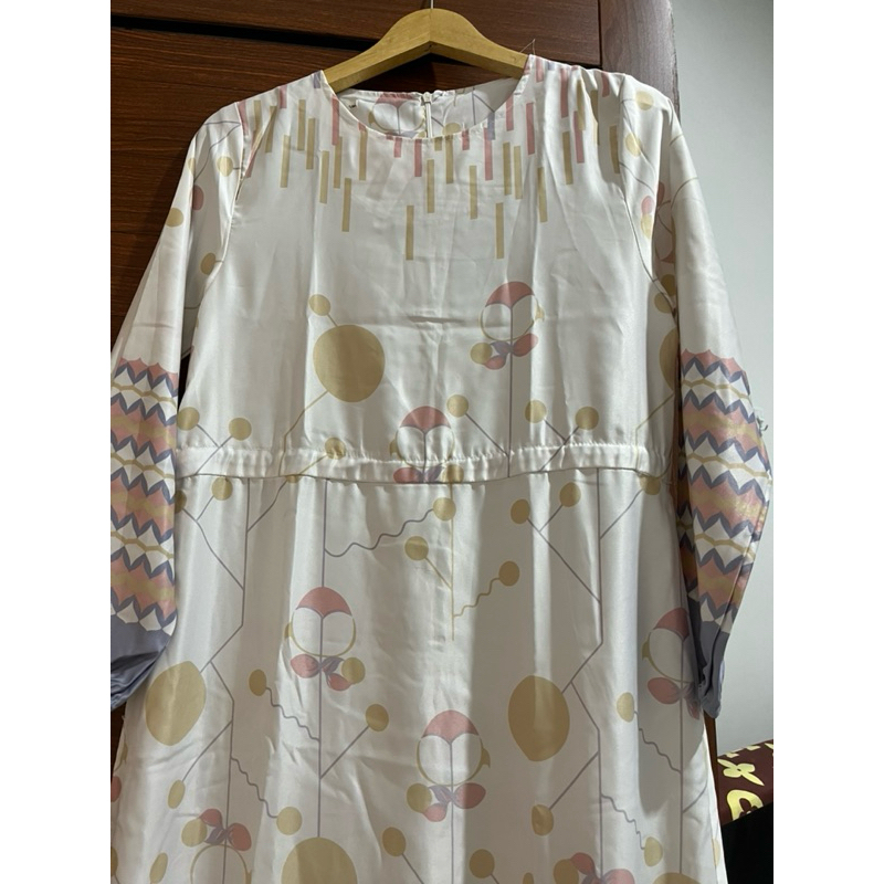 PL Gamis putih bahan satin jatuh (baca deskripsi)