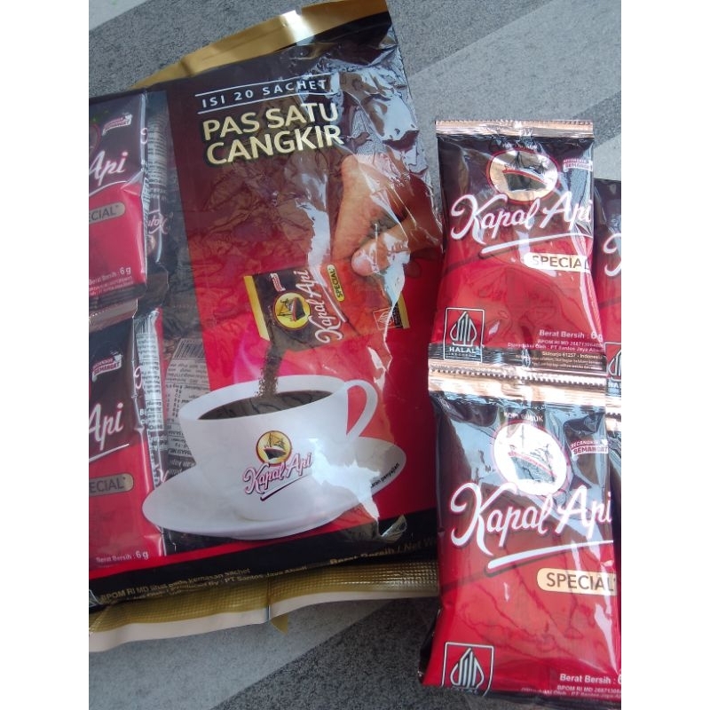 

Kopi Kapal Api isi 20 sachet 120g (20 sachet @6g)