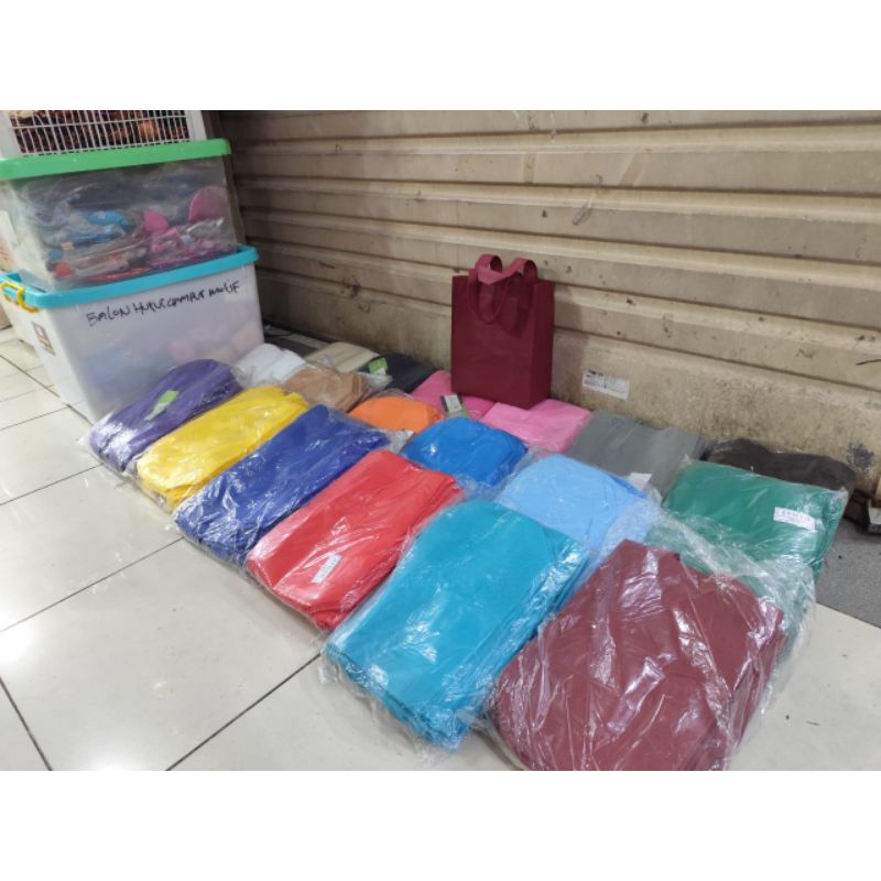 

tas kain spunbond handle box bahan tebal isi 20 pcs (20*9*25)