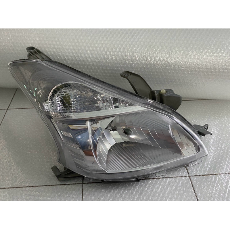 Headlamp Lampu Depan Toyota All New Avanza 2012-2014 Kanan dan Kiri Original Copotan