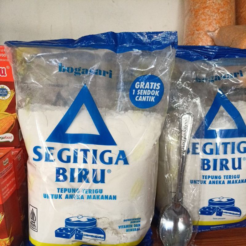 

Tepung Terigu Segitiga Biru - 1 Kg