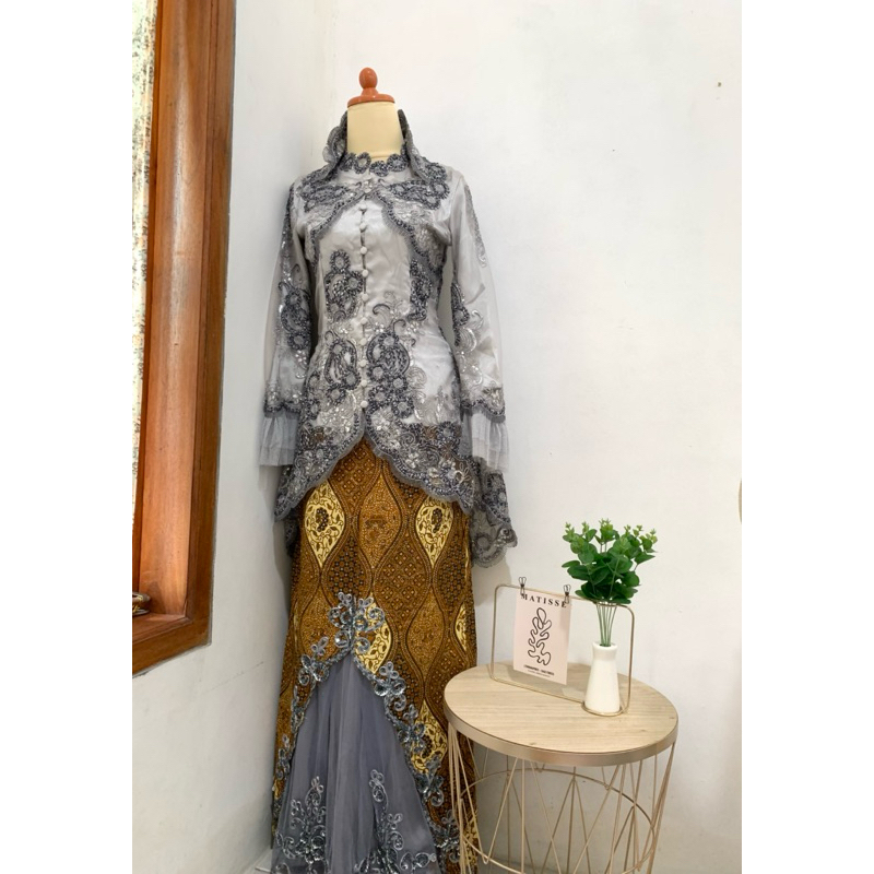 Preloved Kebaya Perpisahan / Kebaya Perpisahan / Kebaya Wanita / Preloved Kebaya Wisuda