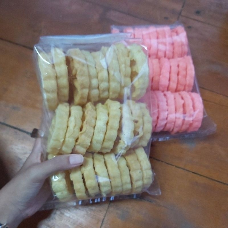 

kue kembang goyang