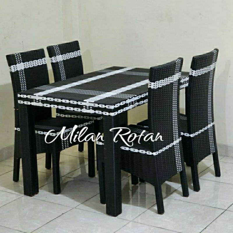Meja Makan Rotan Sintetis K4