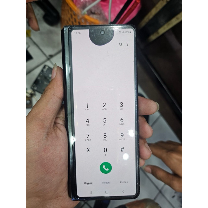 LCD samsung Z fold 2 depan