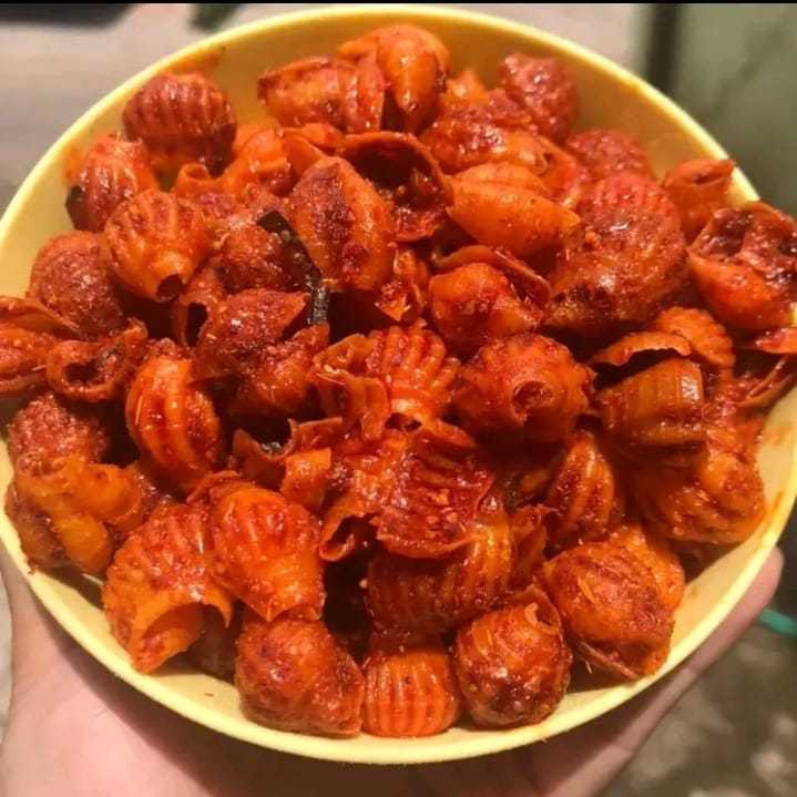 

Makaroni Kerang Pedas Gurih 250gram / Cemilan Pedas daun jeruk / Cemilan Viral