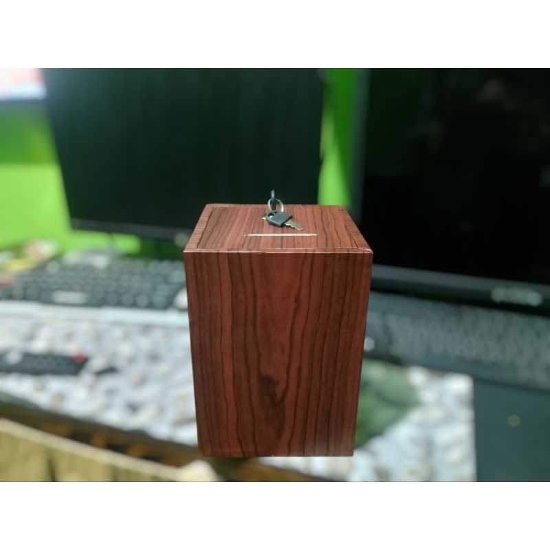 Celengan Kabah Kotak Celengan Target Celengan Minimatur Kabah Kunci