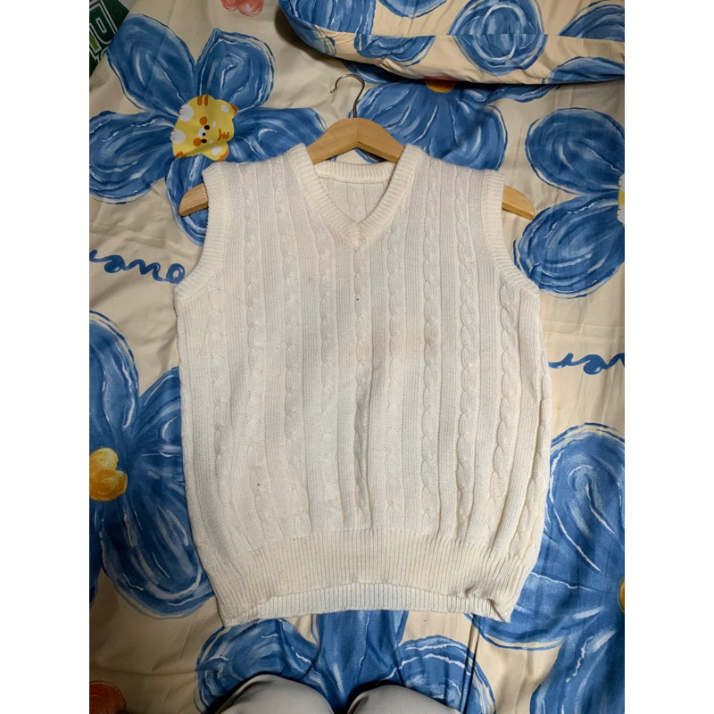 preloved vest rajut putih