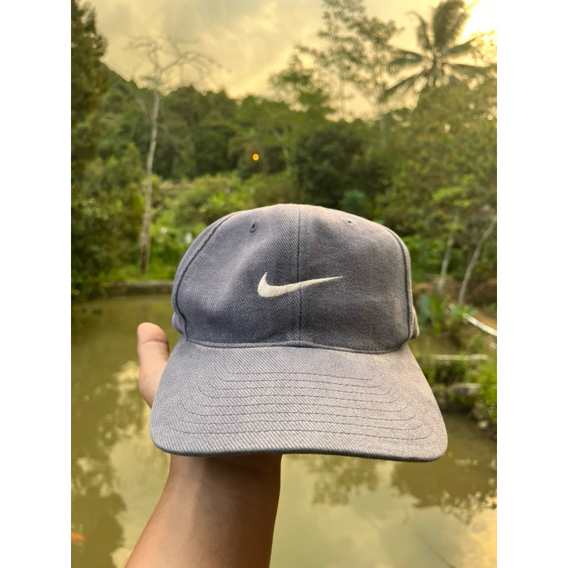 Topi Nike Vintage