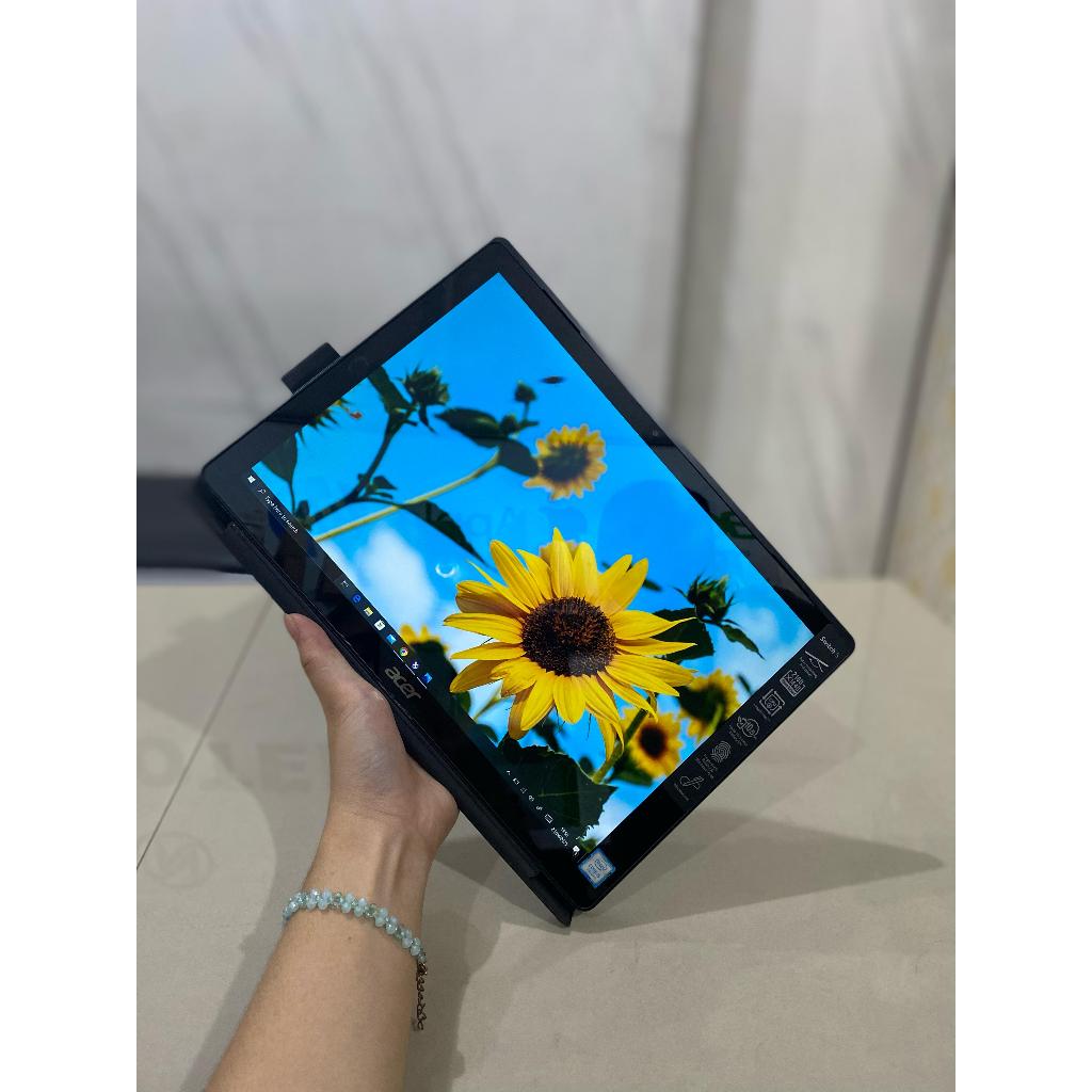LAPTOP 2 IN 1 BISA JADI LAPTOP BISA JADI TABLET-  ACER SWITCH 5 INTEL CORE I5-7200U RAM 8 GB SSD 256