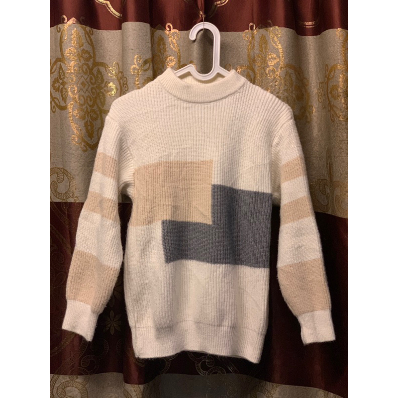 preloved baju rajut / knitwear inner gembul lengan balon motif gemas