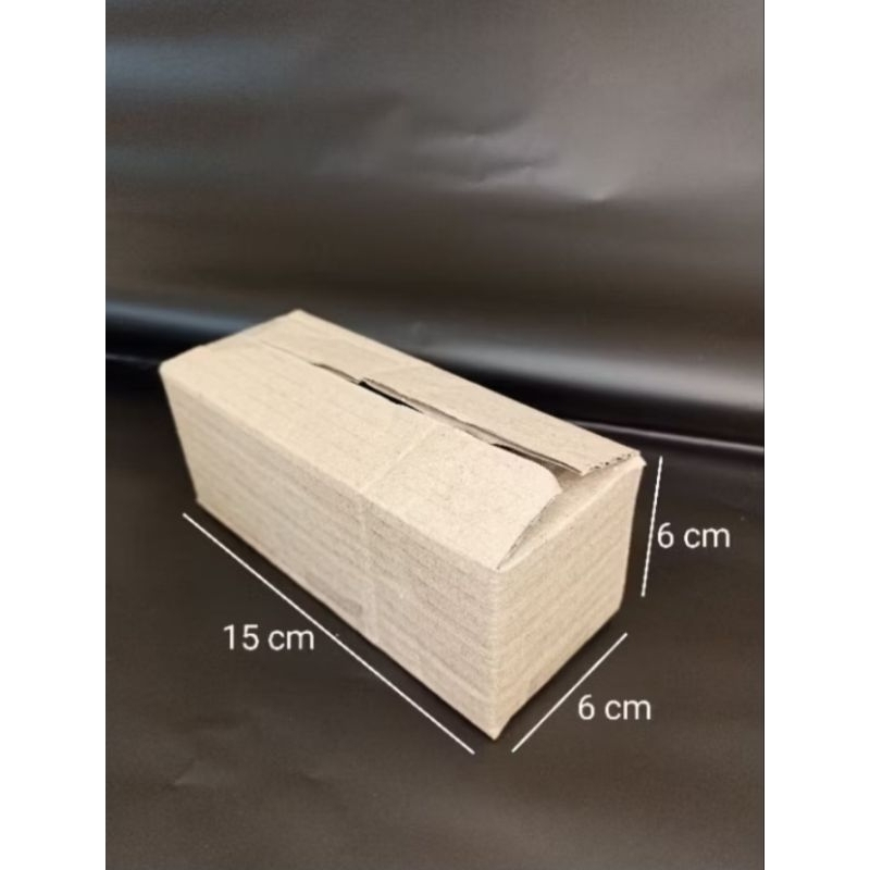 

Kardus Packing / Kardus Lebar ke Samping BUKAN ke Atas..Ukuran : PxLxT = 15 x 6 x 6 cm