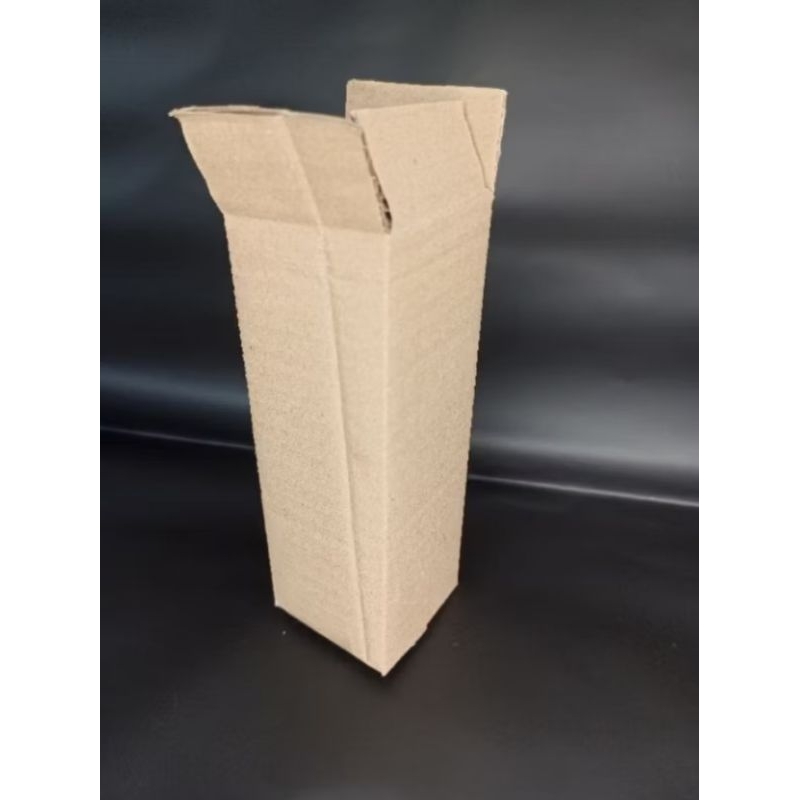 

Kardus Packing / Kardus Tinggi ke Atas BUKAN ke Samping..Ukuran : PxLxT = 5 x 5 x 15 cmCocok unt Packing Botol uk. 100 ml